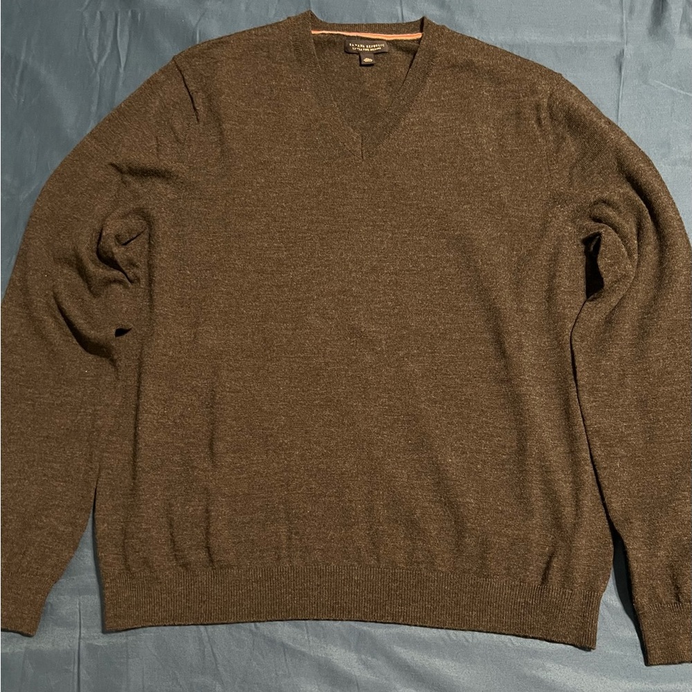 Men’s Banana Republic Merino Wool V-Neck Sweater